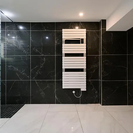 Arcadia - Piscine - - Sauna - Cinema - Jeux D'arcades - Jeux Video - Bassin Naturel - Jardin *