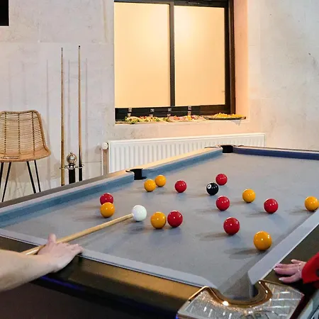 Arcadia - Piscine - - Sauna - Cinema - Jeux D'arcades - Jeux Video - Bassin Naturel - Jardin *